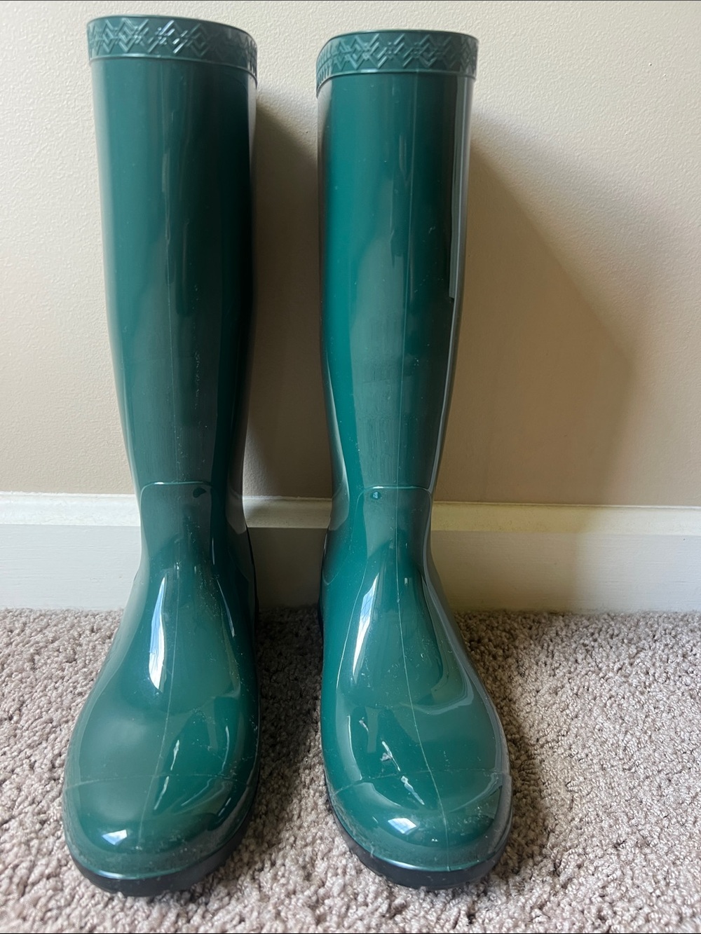 Never worn Tall Green Glossy UGG Rain Boots size 5